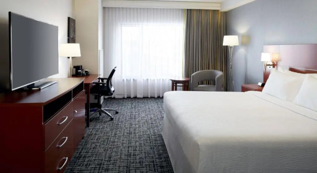 Номер Standard Fairfield Inn & Suites by Marriott Montreal Airport