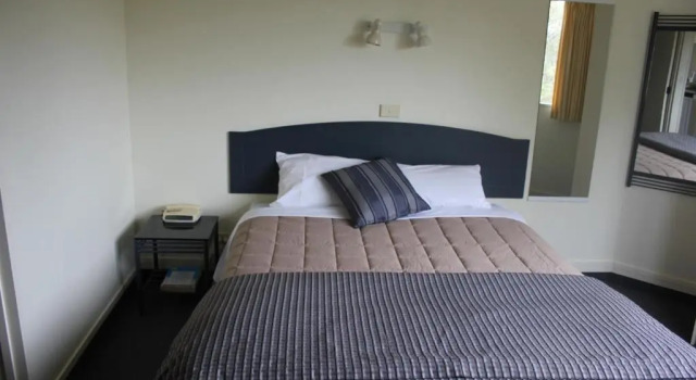 Baycourt Lakefront Motel, Buchen Sie Motel Taupo 