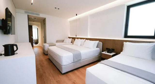 Четырёхместный номер Luxury с видом на море Euro Hotel
