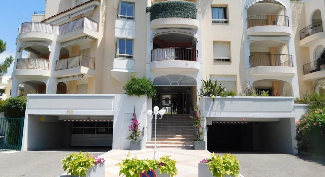 T2 Calypso climatisé piscine parking, Забронировать Апартаменты/квартира Манделье-ла-Напуль Mimosa Road