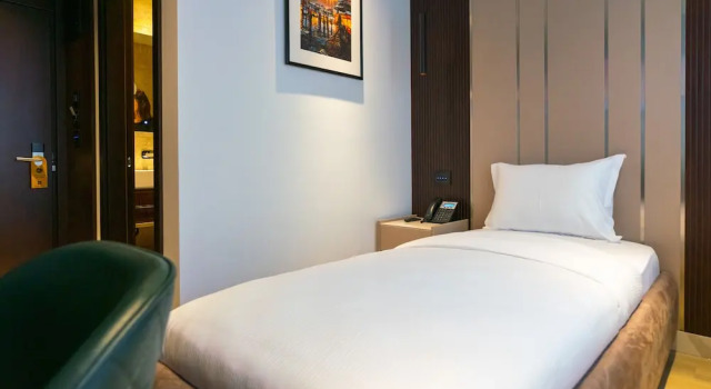 Двухместный номер Standard с балконом Emery Hotel