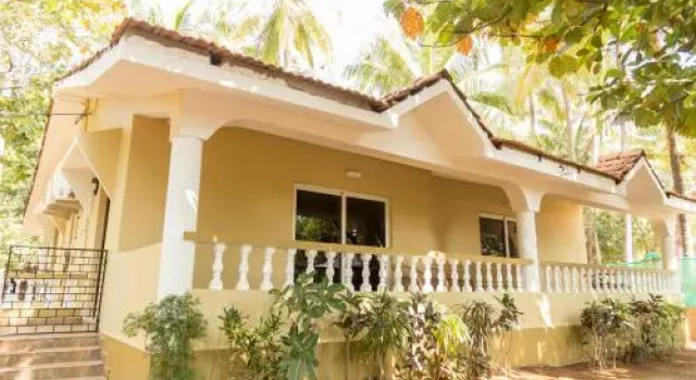 Hill Top Goa Lodge, Prenota Hotel Vagator 