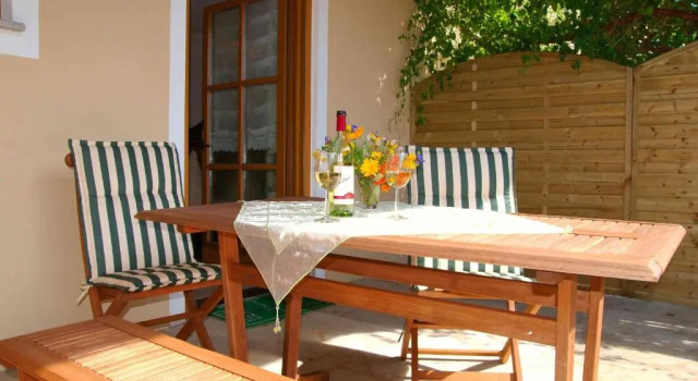 Апартаменты Weingut & Ferienwohnungen Kirch