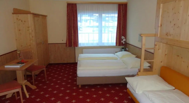 Трёхместный номер Standard Hotel Hubertushof