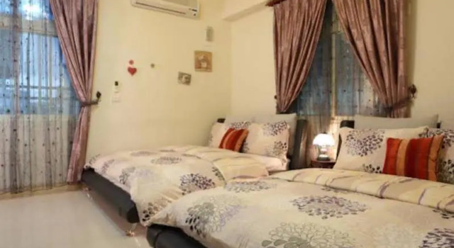 Leaves Bed and Breakfast