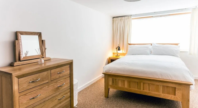Bright, Spacious 2BR Central Cambridge Flat for 4