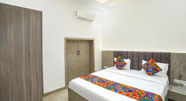 Номер Deluxe Fabhotel Mahalaxmii Grand