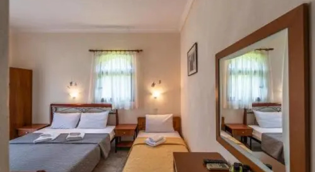 Castle Pontos, Book Hotel Chrisi Akti 