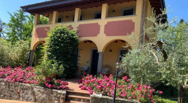 Коттедж Casa Vacanze La Fiòca