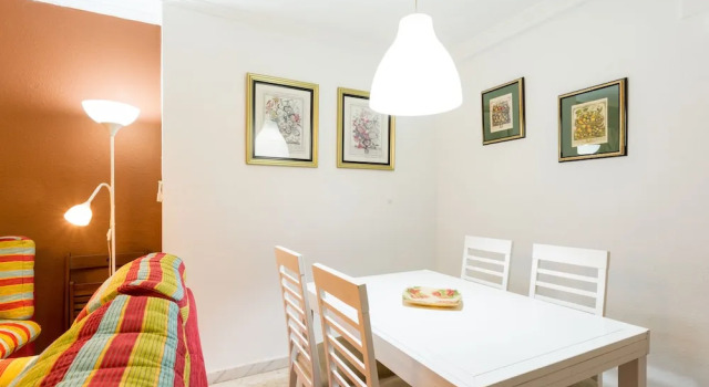 Genteel Home Albareda, Забронировать Отель Старый город Севилья, рядом с La Torre de Don Fadrique