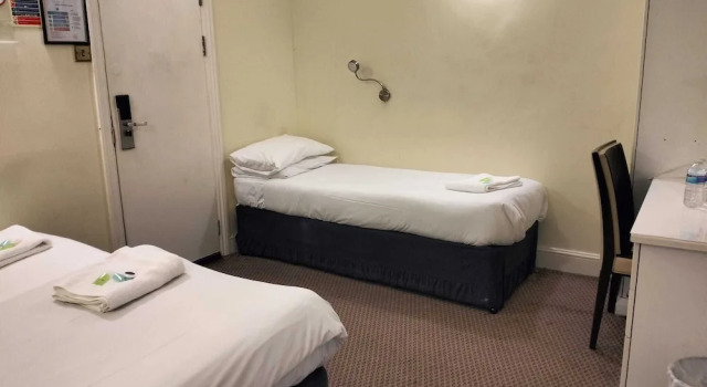 Трёхместный номер Comfort Manor Hotel