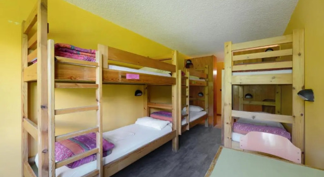 Кровать в общем номере (женский номер) Auberge De Jeunesse Hi Séez