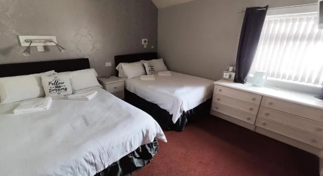 Четырёхместный номер Standard Mardi Gras Hotel