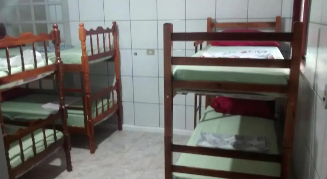Кровать в общем номере (мужской номер) Hostel Casa Da Praia Piçarras