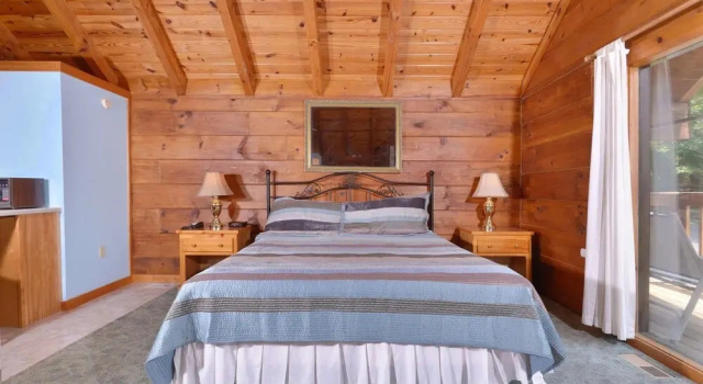 Zen Garden 1523 by Aunt Bug's Cabin Rentals