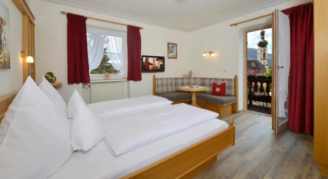 Двухместный номер Deluxe с балконом Hotel Edelweiß