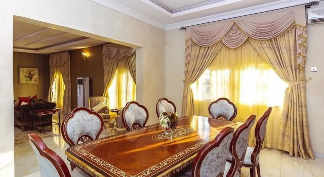 Royal Spring Palm, Rezervovat Hotel Hotely v Owerri s parkováním, Parkování