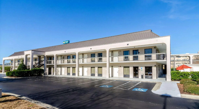 Кровать в общем номере Quality Inn Lumberton North