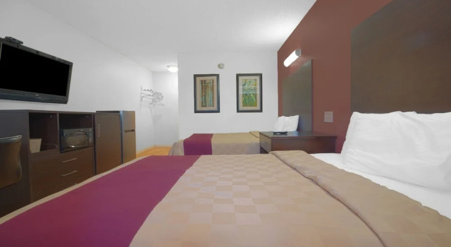 Четырёхместный номер Standard Mojave Hotel