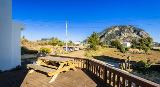 Seogwipo Sanbangsan-ui-achim Pension