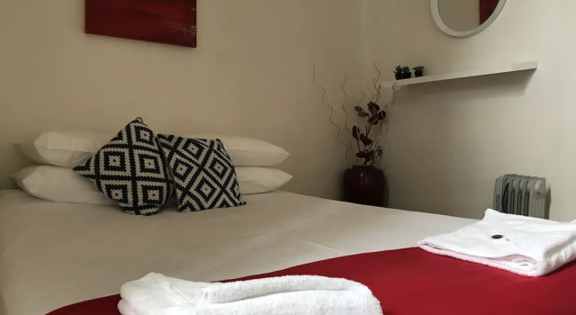 Номер Standard Caledonia Hotel