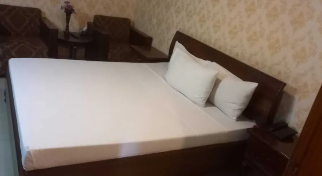 Grand One Hotel Faisal Town