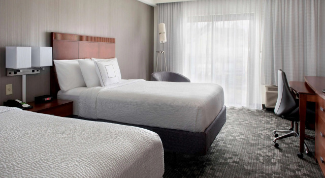 Четырёхместный номер Deluxe Sonesta Select Boston Milford