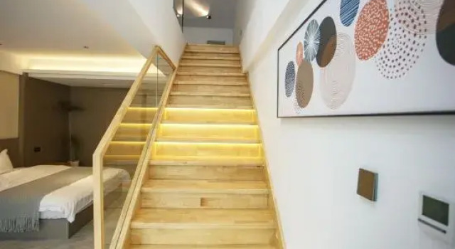 Люкс Дуплекс с 2 комнатами Township Mid-Levels Homestay