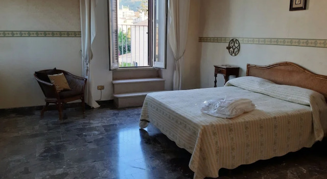 Kira e Isotta, Buchen Sie Hotel Tropea Kalabrien