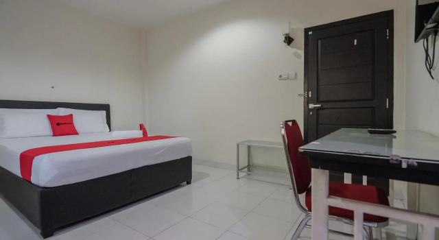 RedDoorz Syariah near Jamtos Jambi
