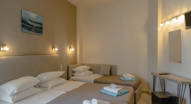 Трёхместный номер Standard с видом на внутреннюю территорию Areti Hotel