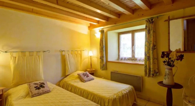 Gîte Marols, 4 pièces, 6 personnes - FR-1-496-1, Boek Appartement Marols Rhone-Alpen