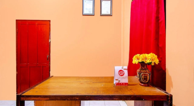 Super OYO 1788 House 24, Book Hotel Mantrijeron 