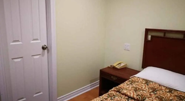 Motel Chez Nous, Book Motel Laval Rive-Nord