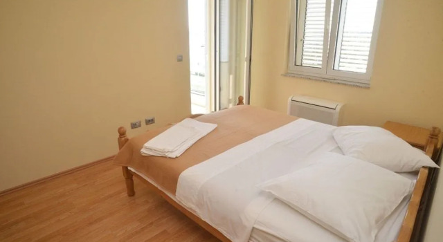 Apartments Citrine on the beach, Забронировать Апартаменты/квартира Отели Биоград-на-Мору с парковкой, рядом с Kornati Marina, Парковка
