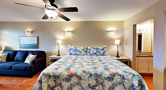 143 Sea Breeze 1 Bedroom 1 Bathroom Condo