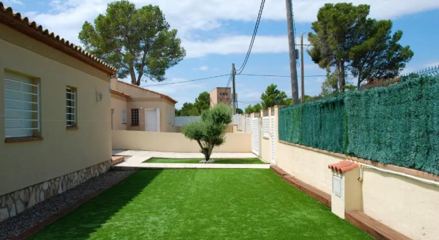 House with 3 bedrooms in Les Tres Cales with private pool enclosed garden and WiFi 800 m from the beach
