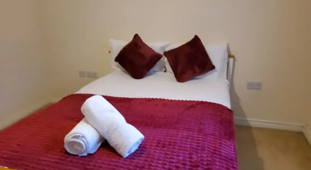 8 Guests - 4 Bedrooms - Parking - Garden, Buchen Sie Ferienhaus Costessey Norfolk (Grafschaft)