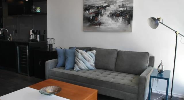 Newly Decorated 2BR Financial District, Varaa Hotelli Toronto 