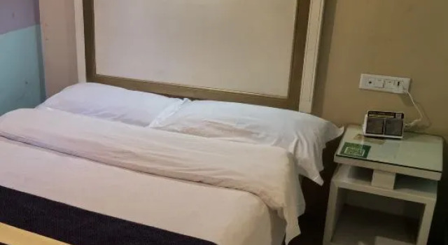 Номер Economy King Home Hotel