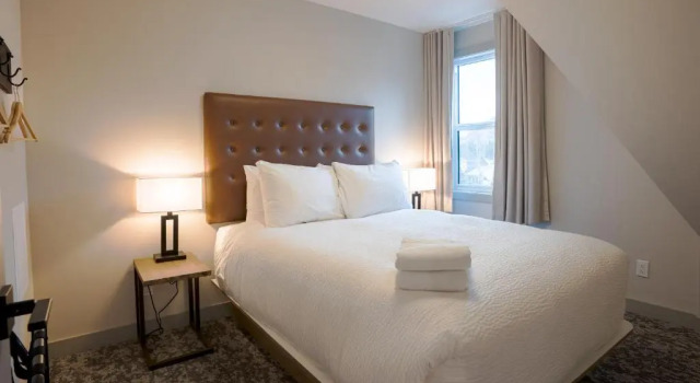 2 Bedrooms Apartment Basecamp Suites Banff