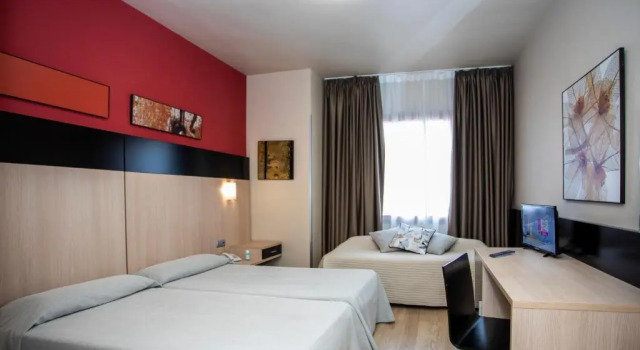 Трёхместный номер Standard Hotel Ciudad De Ejea