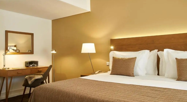 Полулюкс PortoBay Marquês