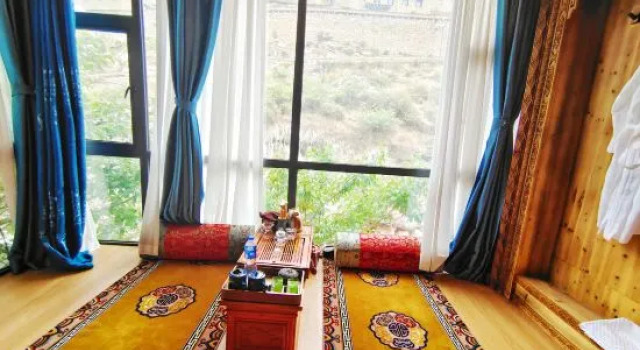 Люкс с видом на горы Daocheng Minfeng Exclusive Courtyard (Shangri-La Town Branch)