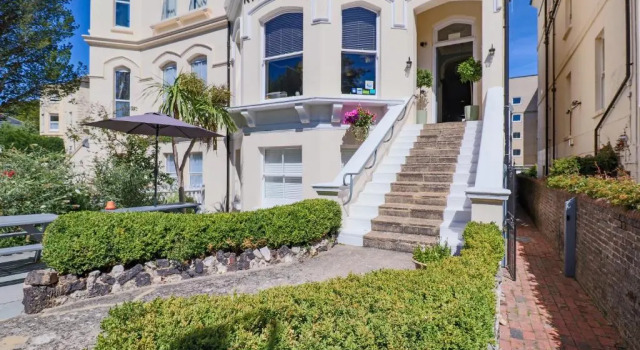 Ravilious, Buchen Sie Bed & Breakfast Hotels in Sussex mit Parkplatz, Parkplätze