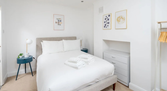 JOIVY Chic & Modern 2-Bed Flat W/ Patio In Pimlico