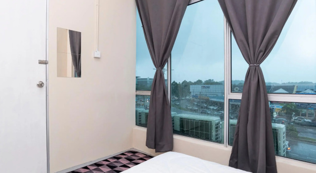 SPOT ON 89757 The Rooms JB