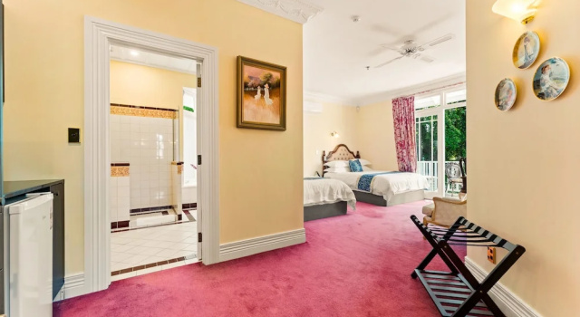 Четырёхместный семейный номер Standard Aachen House