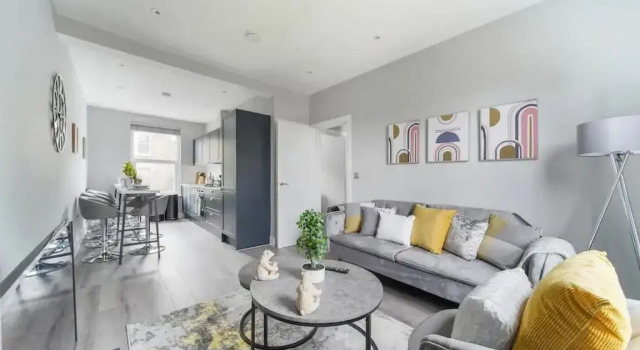 Stunning 3 Bed 3 Bath London Townhouse