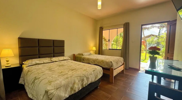 Трёхместный семейный номер Standard с балконом и с видом на горы Casa Hotel Mamaluna